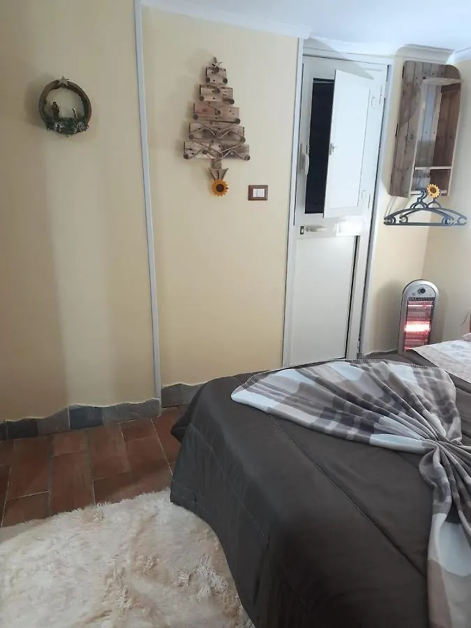 La Mansarda In Terrazza-Napoli Centro Otel 0*, Napoli İtalya